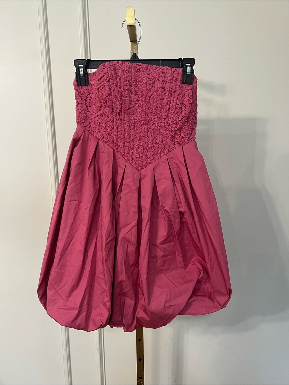 Strapless Crochet Bodice Bubble Hem Dress – Pink